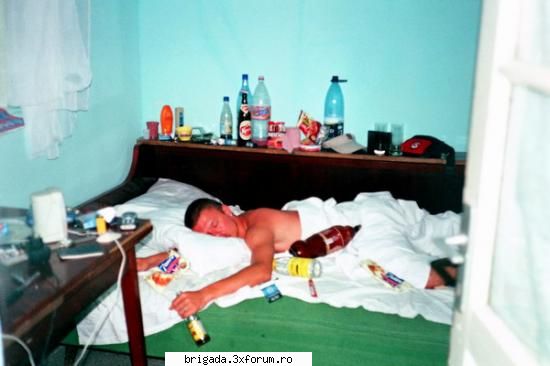 GALERIE POZE COLEGI, BRIGADA..... - ady la mare saracu de el uof ce obosit e nu? - GaLeRiE pOzE
