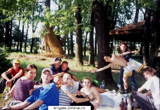 POZEEEE PADURE !!!!!!!!!!!!! - > ERAM HAPPY..... < - GaLeRiE pOzE
