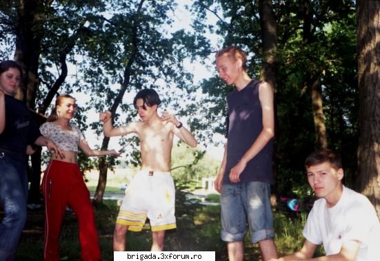 POZEEEE PADURE !!!!!!!!!!!!! - > BANDERAS ERA BEAT MORT... < - GaLeRiE pOzE
