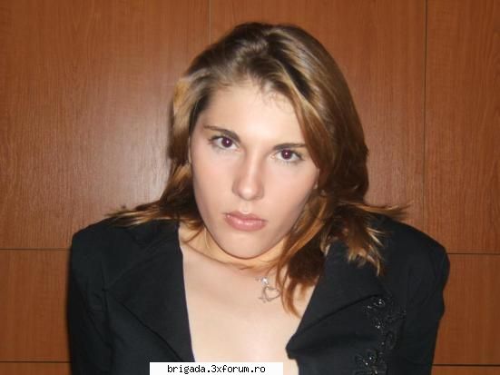 *** PoZe *** - Doamne.....cata spatele !!! - GaLeRiE pOzE